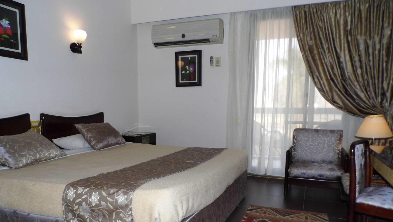 Mg Nefertiti Hotel Al Minya Exteriör bild