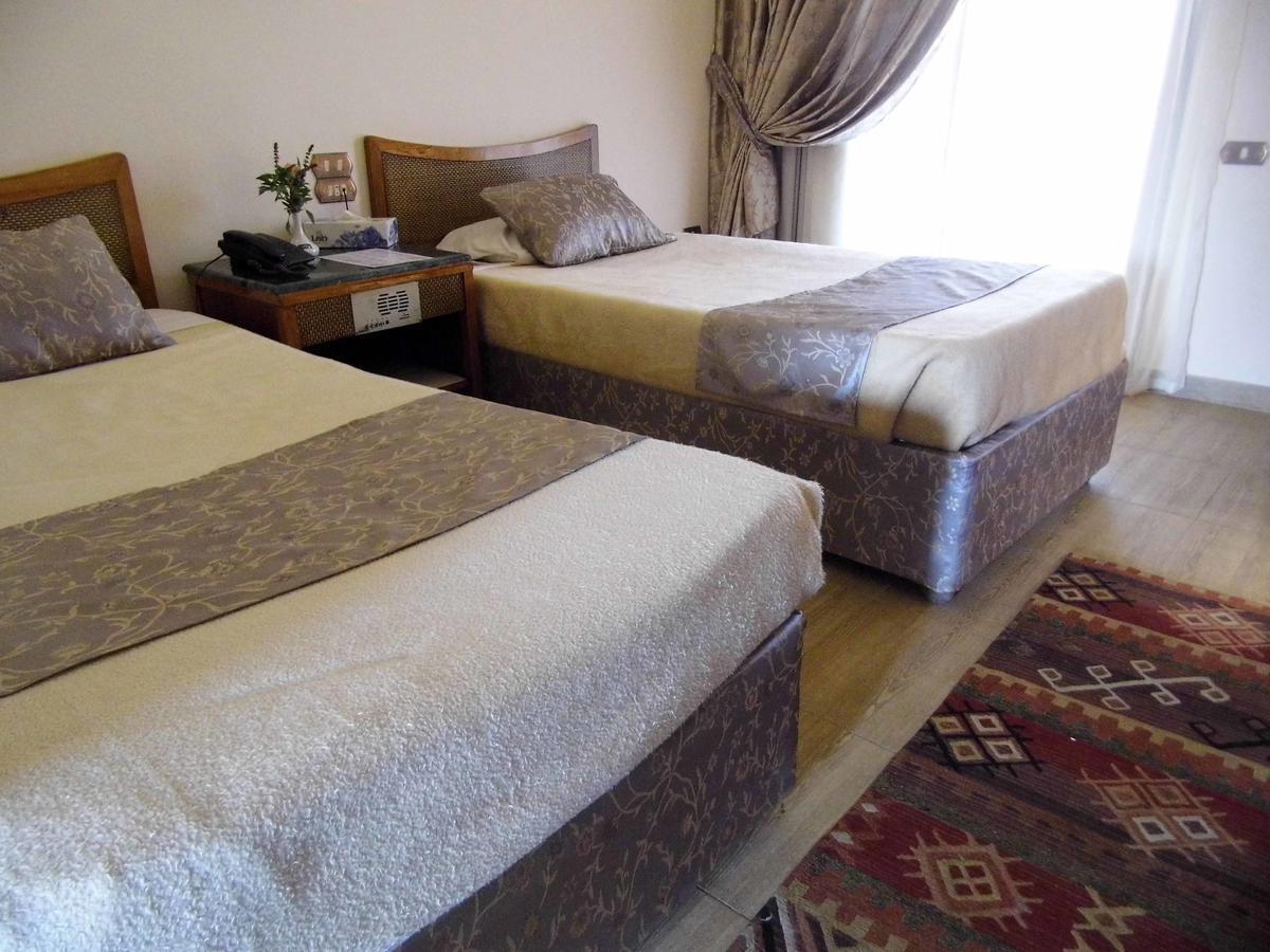 Mg Nefertiti Hotel Al Minya Exteriör bild