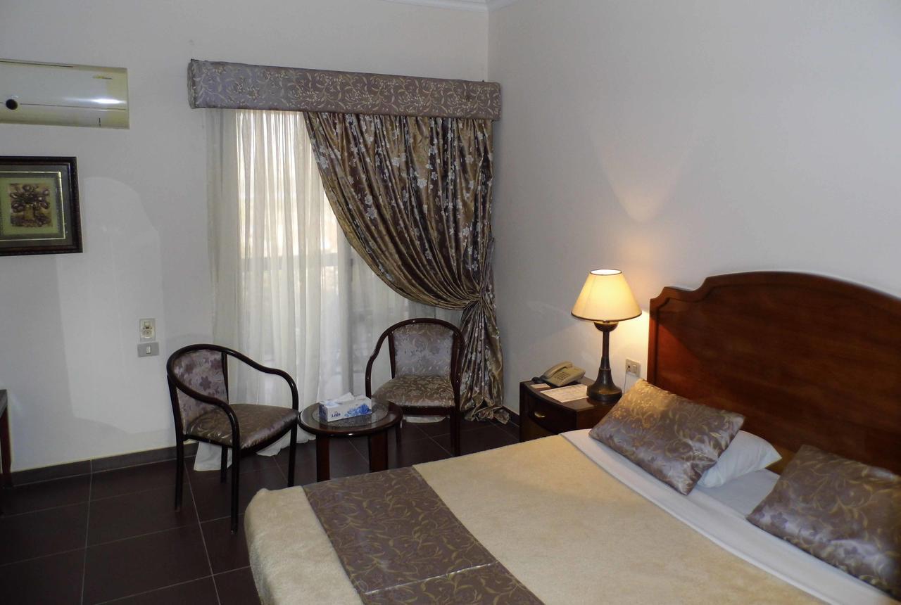 Mg Nefertiti Hotel Al Minya Rum bild