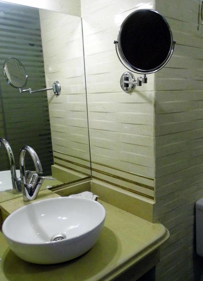 Mg Nefertiti Hotel Al Minya Exteriör bild
