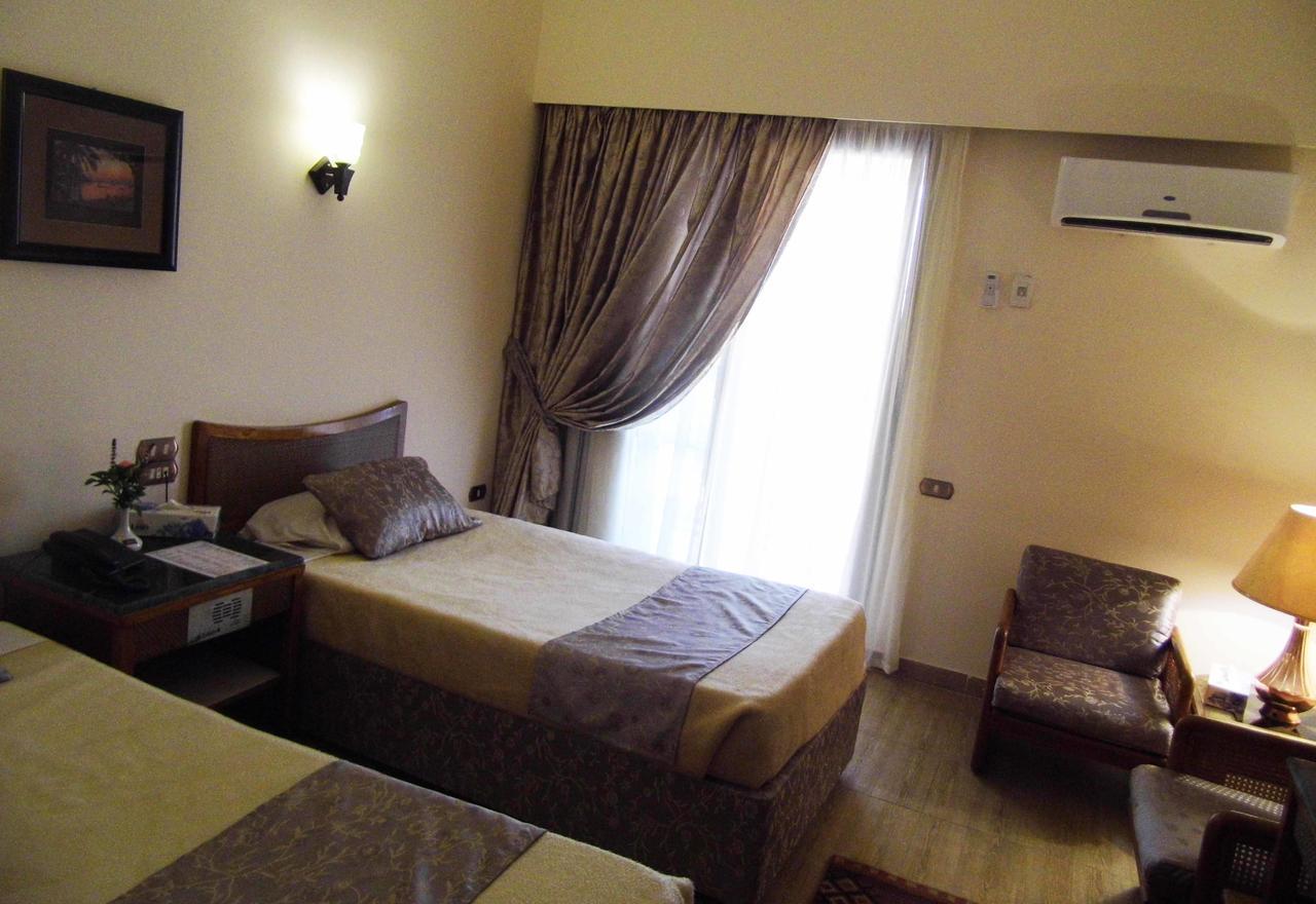 Mg Nefertiti Hotel Al Minya Rum bild