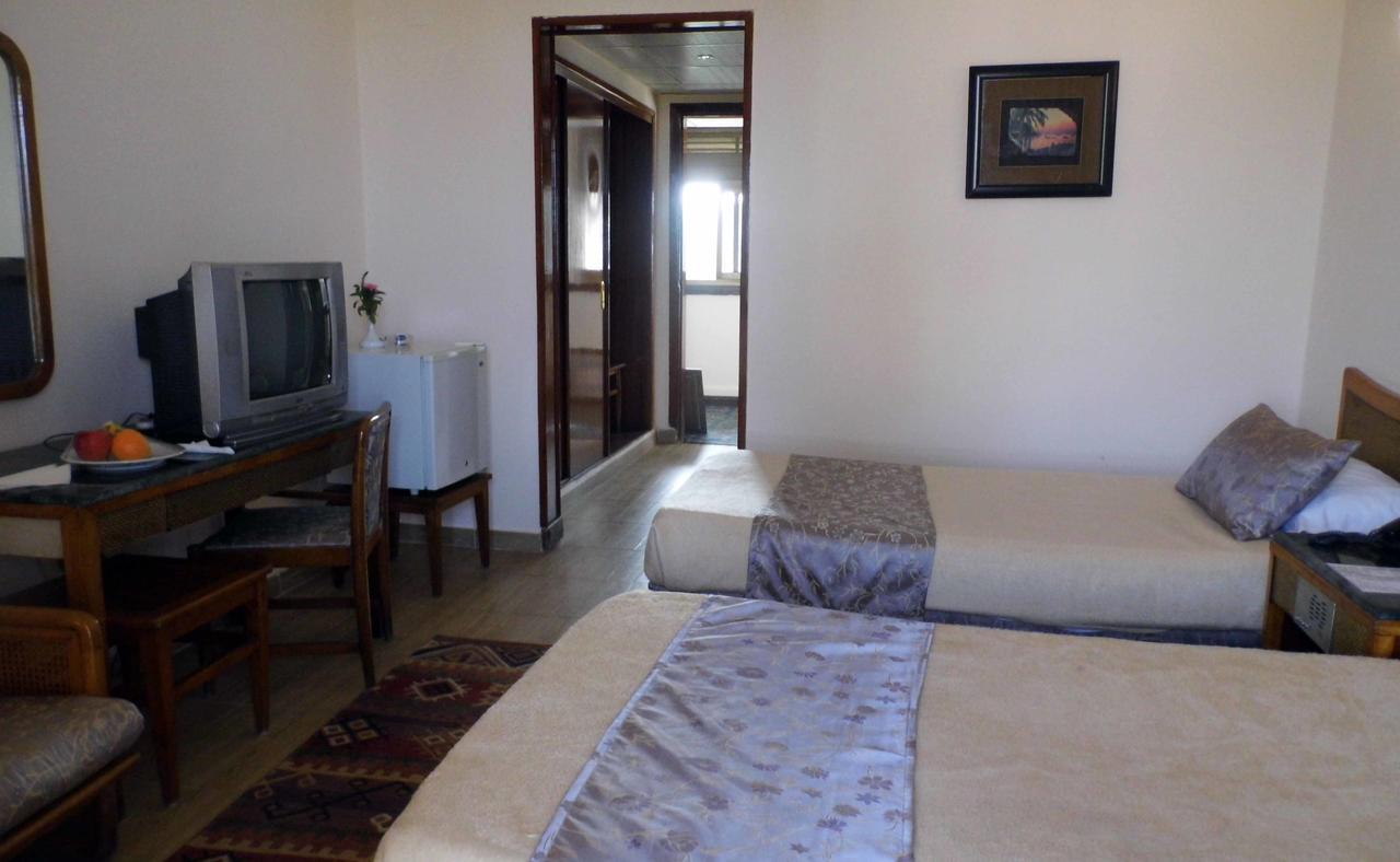 Mg Nefertiti Hotel Al Minya Exteriör bild