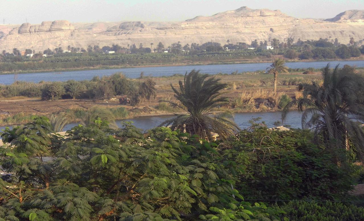 Mg Nefertiti Hotel Al Minya Exteriör bild