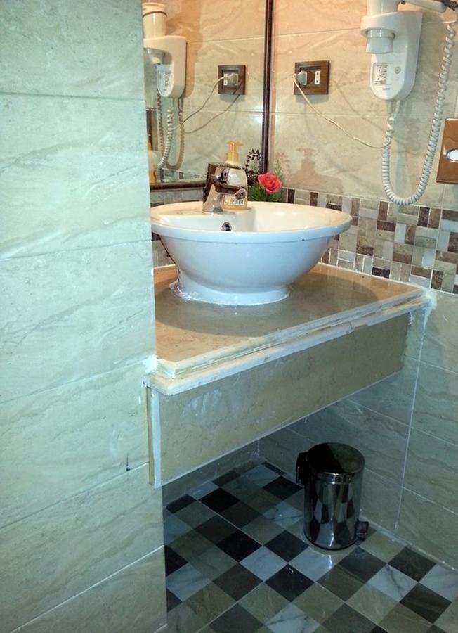 Mg Nefertiti Hotel Al Minya Rum bild