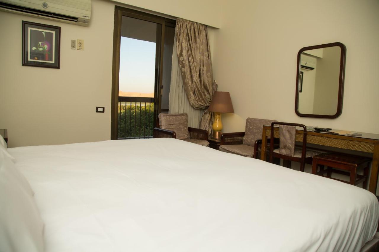 Mg Nefertiti Hotel Al Minya Exteriör bild
